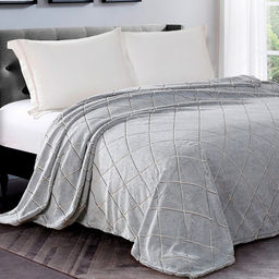 Плед/покрывало 180х200см "Ромбы, серый", велсофт "Bamboo" набивной, полиэстер 100%, плотность 260г/м2, упаковка: 18х33см пояс бумажный, "Домашняя мода" (Россия)