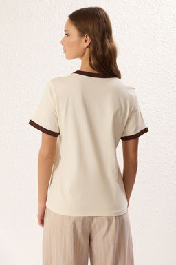 TRENDYOLMILLA Tas %100 Pamuk Nak?sl? Kontrast Biye Detayl? Orme T-Shirt TWOSS24TS00037  фото 18