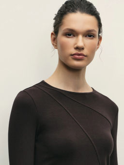 Лонгслив из вискозы асимметричного кроя / Zarina  фото 6