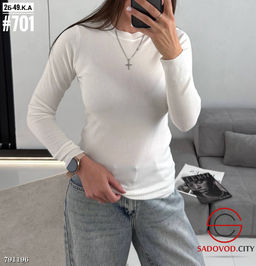 Свитер с длинными рукавами