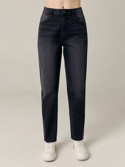 CONTE CON-661 Черные джинсы mom с эффектом потертости и необработанным краем black - Conte elegant фото 7