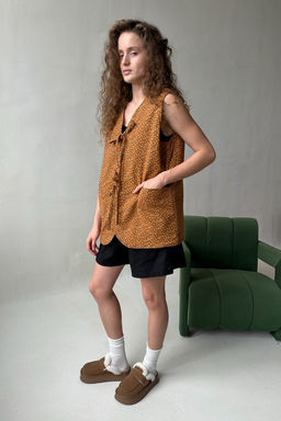 Жилет стеганый HOME109/01/Коричневый, белый