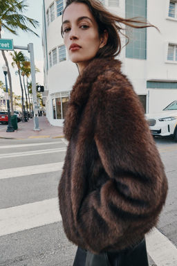 REVERSIBLE DOUBLE-FACED FAUX FUR JACKET - Zara фото 32