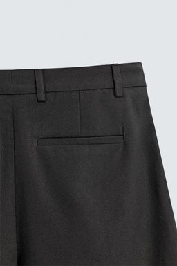 BERMUDA RELAXED FIT PLIEGUES / Negro