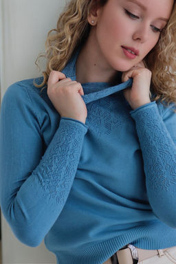 12203 Свитер с ажурной кокеткой голубой - Martichelli фото 12