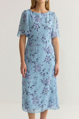 Mavi Cicekli A Kesim Midi Astarl? Sifon Dokuma Elbise TWOSS23EL01372