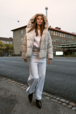 WATER-REPELLENT QUILTED HOODED JACKET