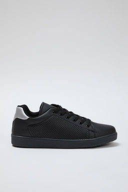 Trendyol Shoes Beyaz Cut Out Detayl? Bagc?kl? Kad?n Spor Ayakkab? TAKSS25SN00000