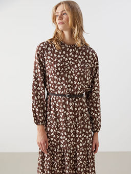 Dik Yaka Desenli Elbise