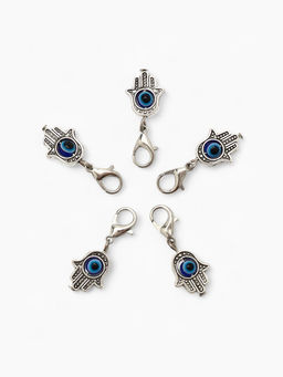 Цена за 5 шт. Шарм для браслета на карабине «Оберег рука Хамса», синий в серебре