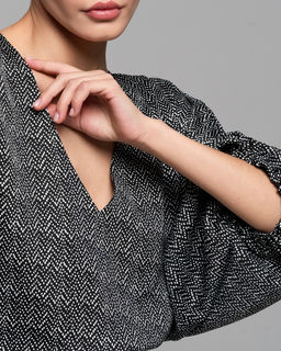 БЛУЗКА ШЁЛКОВАЯ С ЦЕЛЬНОКРОЕНЫМ РУКАВОМ 17.6.12