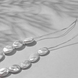 Бусины пластиковые на нити «Жемчуг», 1.3×0.9×0.6 см, набор 90 шт., цвет белый