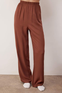 Trendyolmilla Ekru Kurdele/Fiyonk ve Biye Detayl? Viskon Dokuma Pijama Tak?m? THMAW25PT00032  фото 25