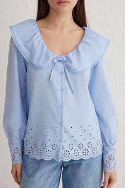 TRENDYOLMILLA Beyaz Yaka ve Dokuma Etek Ucu Nak?s Detayl? Dokuma Gomlek TWOSS25GO00009 фото 4