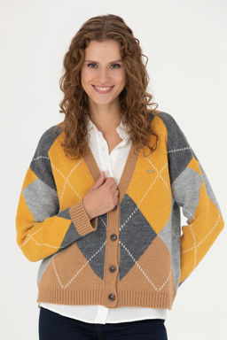 Женский трикотажный кардиган песочного цвета с v-образным вырезом Неожиданная скидка в корзине