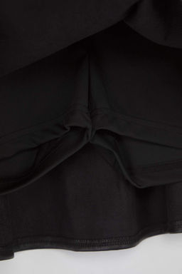 Siyah Aksesuar Detayl? K?sa/Mini Sort Etek TWOAW26SR00000 - Trendyolmilla фото 6