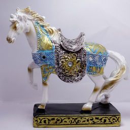 Лошадь символ 2026 года символ силы мощи достижения цели и победы 13см-12см