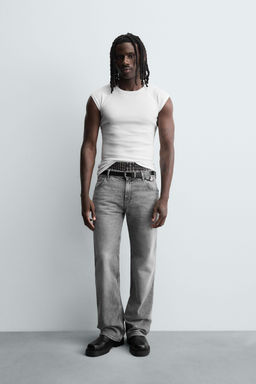 LOW-RISE FLARE FIT JEANS