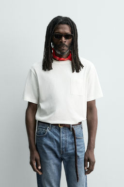 CAMISETA BOLSILLO AARON LEVINE X ZARA / Crudo