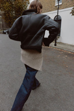 LEATHER EFFECT HIGH-WAIST BERMUDA SHORTS - Zara фото 11