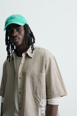 CAMISA CUADROS TEXTOS ESTAMPADOS / Tostado - Zara фото 7