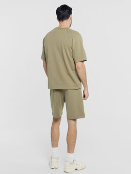 Комплект мужской (футболка, шорты) в зеленом цвете хаки 191011 - Mark formelle фото 6