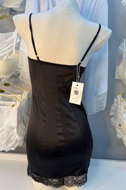 D0158 ЧЕРНАЯ СОРОЧКА С ЧЕРНЫМ КРУЖЕВОМ