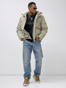 Куртка спортивная мужская зимняя с капюшоном бежевого цвета 2333B - Wonderrman фото 12