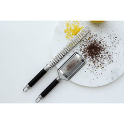 Тёрка для сыра Доляна Venus, 35.5×8 см, с ручкой, цвет чёрный