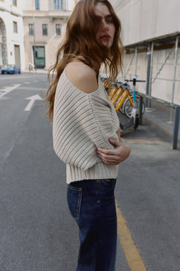 ASYMMETRIC WOOL TOP WITH BELT - Zara фото 3