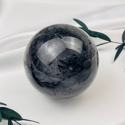 Шар из Кварца с включением Турмалина