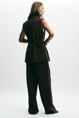 STRAIGHT-LEG TROUSERS WITH SIDE STRIPE