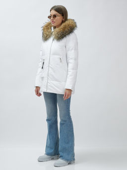 Куртка ПРЕМИУМ КЛАССА зимняя с мехом ЕНОТА, белого цвета - Mtforce фото 3