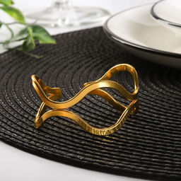 Кольцо для салфетки Две линии 5,74,52,7 см, цвет золотой