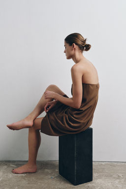 VESTIDO FORRO BANDEAU / Marr?n - Zara фото 4