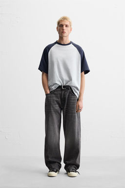 T-SHIRT WITH CONTRAST SLEEVES