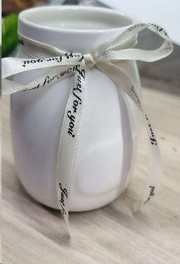 Ваза 12 см белая+ленточка 3D Ягода АКЦИЯ / FLM-69 /уп 75/ без уп