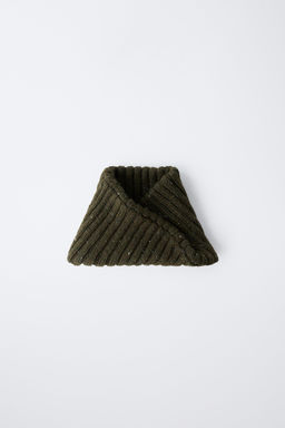 AGES 6-14 / BUTTON-UP KNIT SNOOD