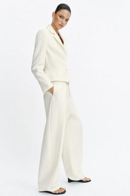 BLAZER ENTALLADA HOMBRERAS / Crudo - Zara фото 4