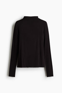Top con cuello perkins