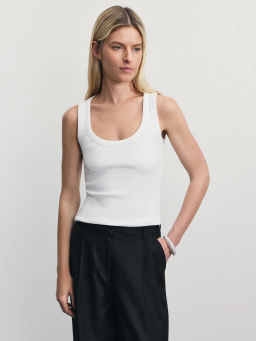 Базовый топ в рубчик / Zarina