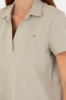 Женская базовая футболка цвета хаки со свободным воротником Неожиданная скидка в корзине - U.s. polo assn фото 7