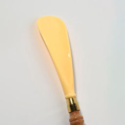 Массажёр - чесалка, универсальный, с ложкой, деревянный, 47×4×3 см, жёлтый