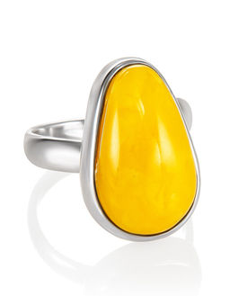 Кольцо со вставкой из натурального янтаря медового цвета Глянец