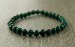 Малахит (имитация) 6мм, браслет "Классика" длина 17см