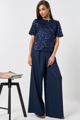 Блузка прямого силуэта из трикотажа с пайеткой синяя