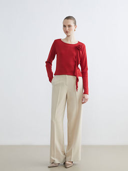 Bisiklet Yaka ?i?ek Aplikeli Kad?n Ti??rt