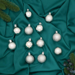 Цена за 2 шт. Ёлочные игрушки Анданте, пластиковые, набор 12 шт., d=4 см, серебристый