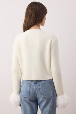Ekru Otris ve Dugme Detayl? Triko H?rka TWOAW26HI00280