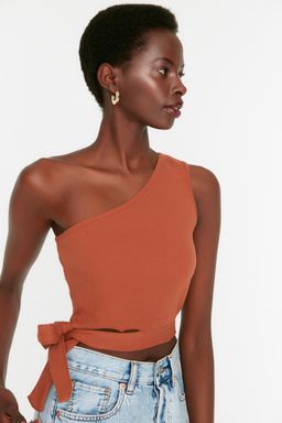 Trendyolmilla Tarc?n Tek Omuz Fitted/Vucuda Oturan Baglama Detayl? Fitilli Orme Bluz TWOSS22BZ1558 фото 9